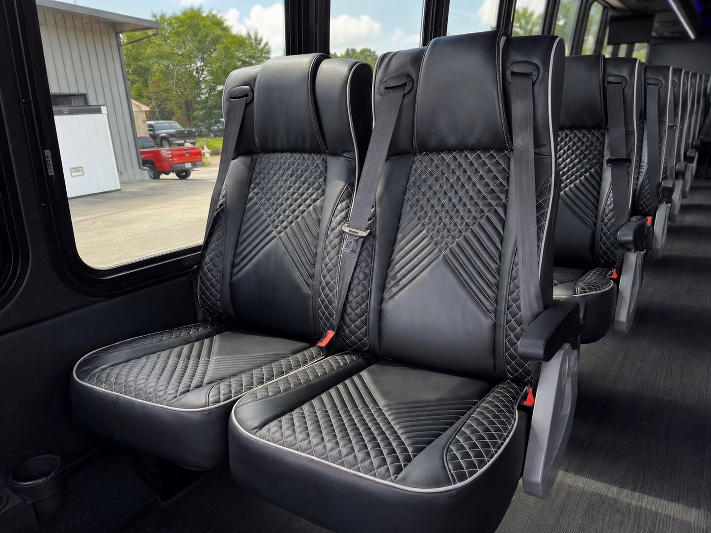 choosing the right bus size for your edison prom group is easy with edisoncharterbus com