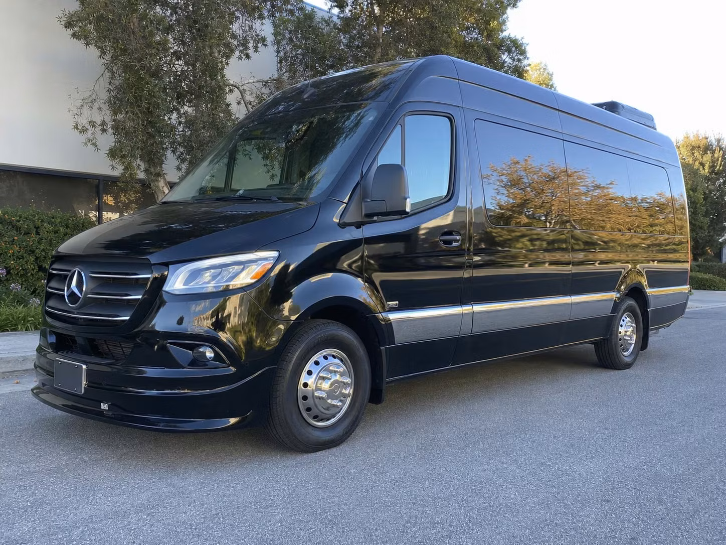 edison airport transportation