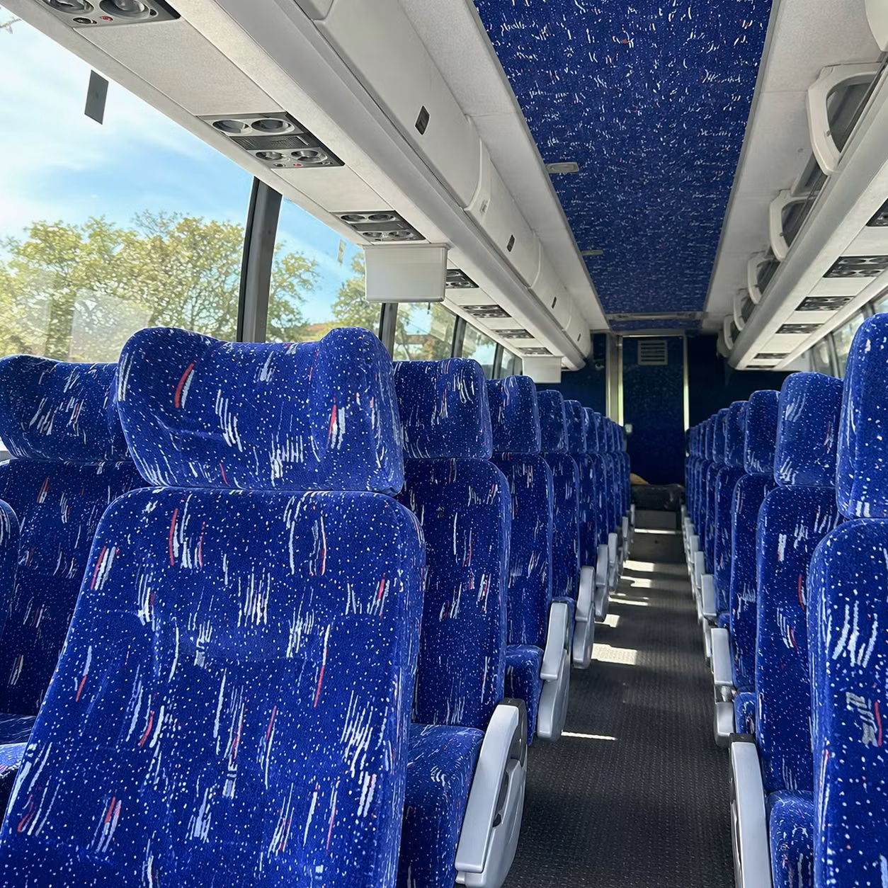 with edisoncharterbus com renting charter buses for government conferences and training events near edison has never been easier